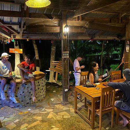 B&R Hostel Nagtabon Bacungan Екстер'єр фото