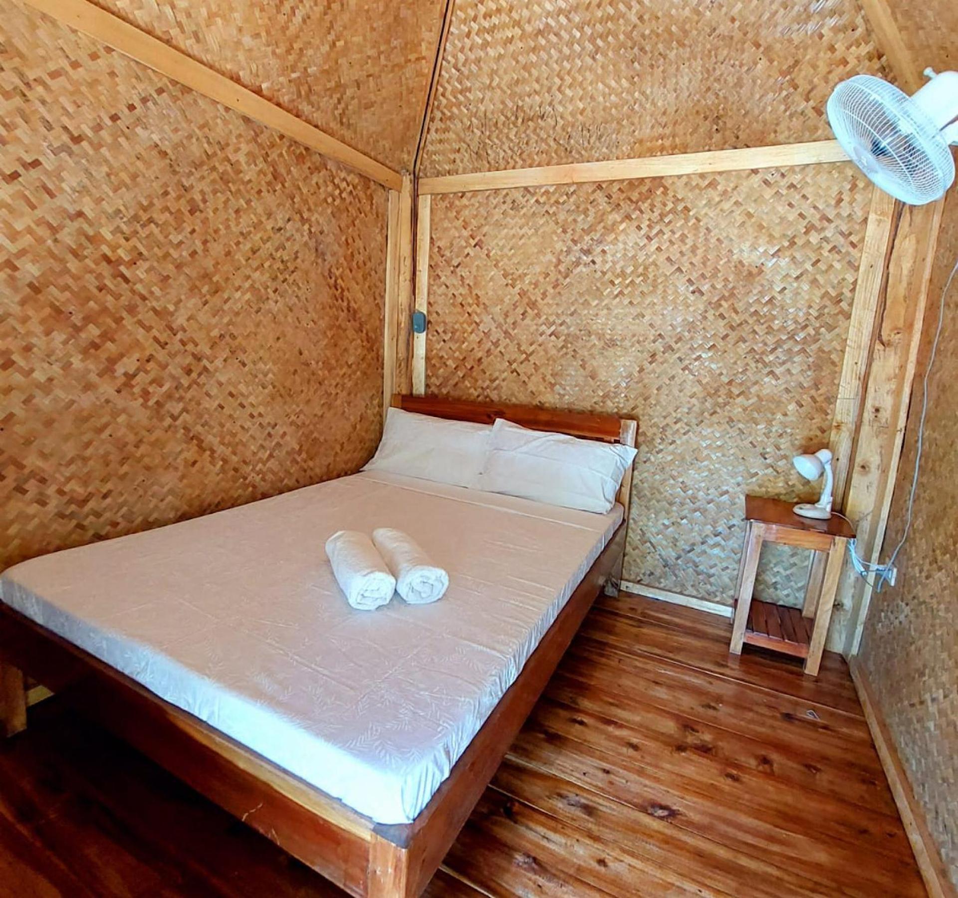 B&R Hostel Nagtabon Bacungan Екстер'єр фото