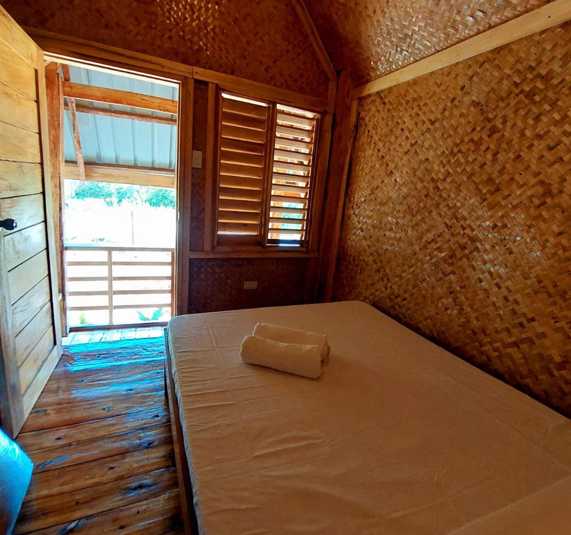 B&R Hostel Nagtabon Bacungan Екстер'єр фото