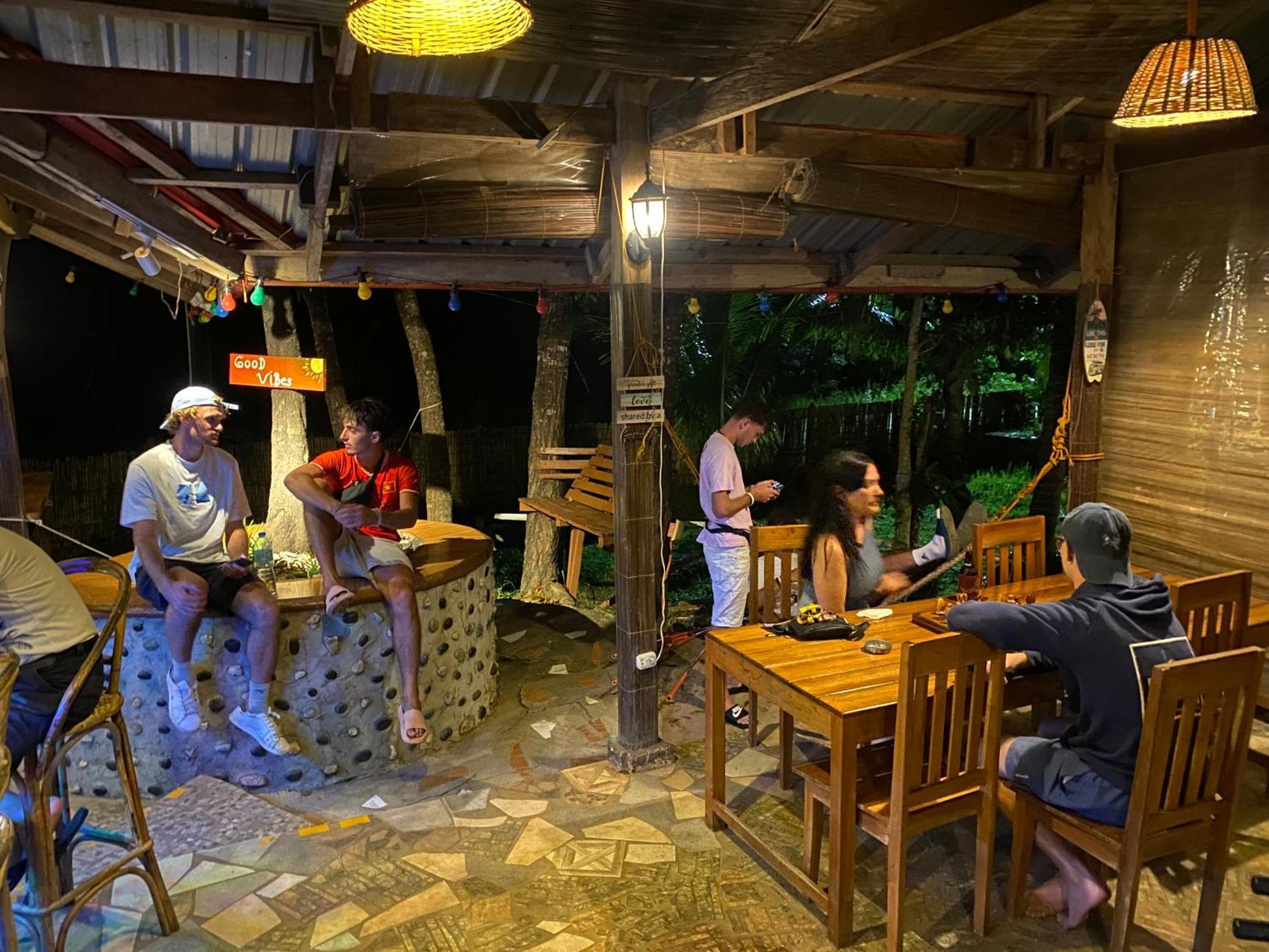 B&R Hostel Nagtabon Bacungan Екстер'єр фото